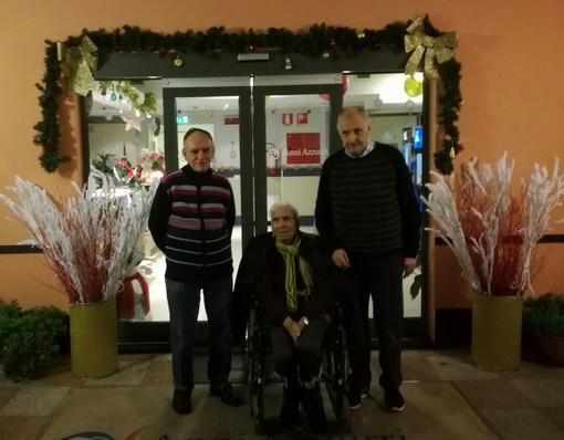 Ieri grande festa di Natale ieri alla casa di riposo 'Le grange' di Riva Ligure Ieri grande festa di Natale ieri alla casa di riposo 'Le grange' di Riva Ligure