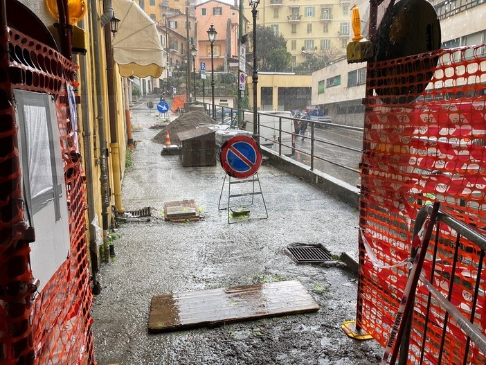 Sanremo: proseguono i lavori di salita San Bernardo, ritardo dovuto al Covid ma rispetto paesaggistico (Foto) Sanremo: proseguono i lavori di salita San Bernardo, ritardo dovuto al Covid ma rispetto paesaggistico (Foto)