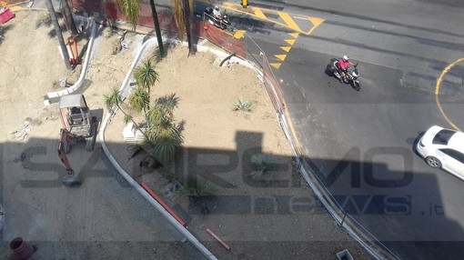 Sanremo: lavori alla costruenda rotonda della Foce, una nostra lettrice chiede alcuni chiarimenti (Foto) Sanremo: lavori alla costruenda rotonda della Foce, una nostra lettrice chiede alcuni chiarimenti (Foto)