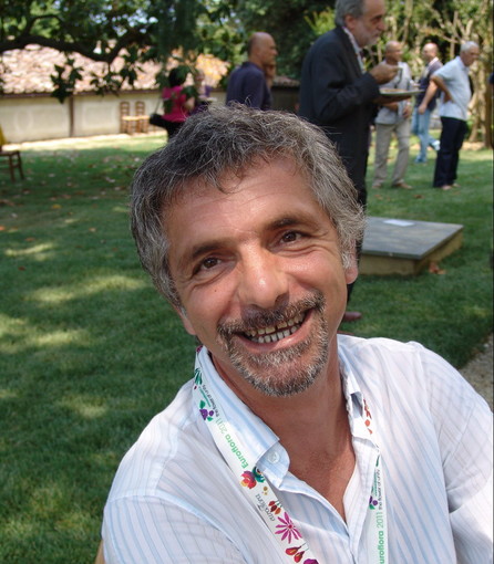 Prestigioso premio a Lino Bloise, presidente dell’associazione nazionale Piante e Fiori d’Italia Prestigioso premio a Lino Bloise, presidente dell’associazione nazionale Piante e Fiori d’Italia