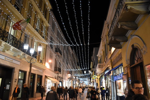 Le luminarie del 2017 in via Matteotti