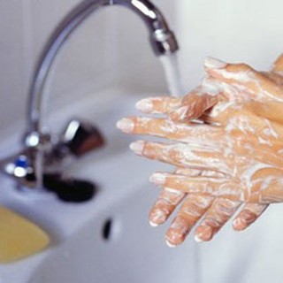 A breve potremmo avere il 'picco' dell'influenza: tra le molte cose è importante lavare spesso le mani A breve potremmo avere il 'picco' dell'influenza: tra le molte cose è importante lavare spesso le mani