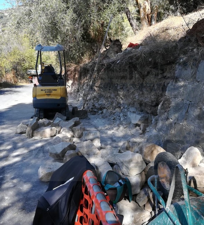 Sanremo: iniziati i lavori di costruzione del muro di contenimento della strada che porta al campo golf (Foto)