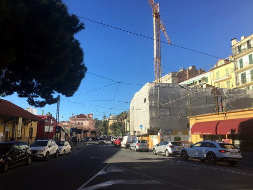 Sanremo: lavori di asfaltatura nella zona della Foce, lunghe code in ingresso ed uscita dalla città (Foto)