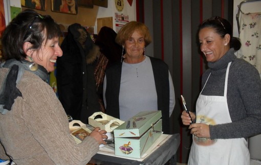 Sanremo: proseguono martedì e mercoledì i corsi di Decoupage al laboratorio San Rocco Sanremo: proseguono martedì e mercoledì i corsi di Decoupage al laboratorio San Rocco