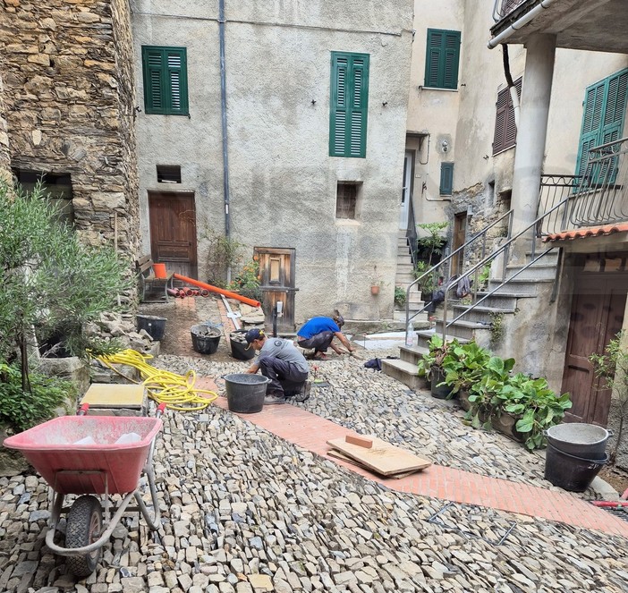 Montalto Carpasio: restyling dei centri storici, il vice Sindaco Verda "Progetto per rivalutare i nostri borghi" (Foto) Montalto Carpasio: restyling dei centri storici, il vice Sindaco Verda "Progetto per rivalutare i nostri borghi" (Foto)