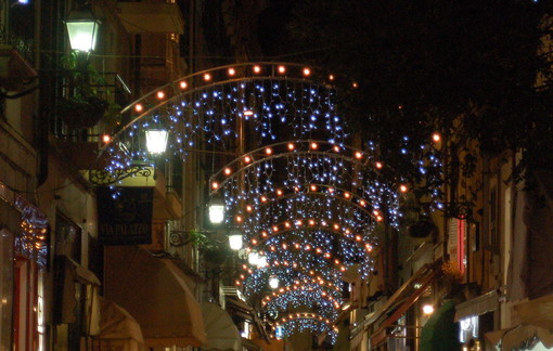 Ventimiglia: luminarie in città, un lettore non è d'accordo con il Sindaco