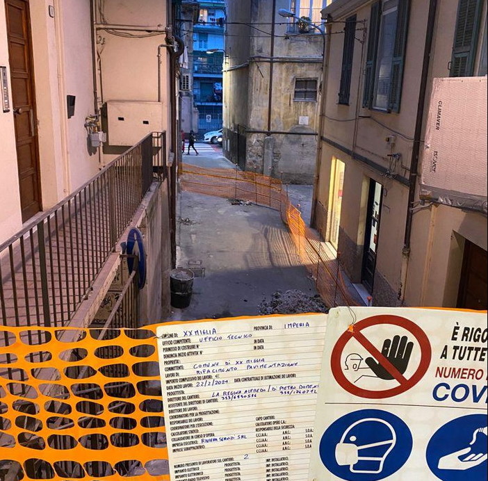 Ventimiglia: sono partiti i lavori in via Zara, prevista nuova pavimentazione e il rifacimento della scala (Foto)