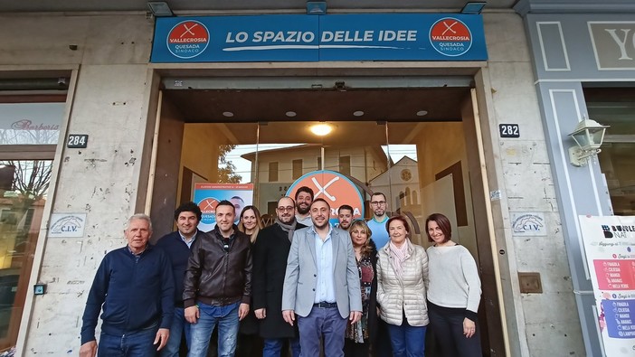 Verso le amministrative, il candidato a sindaco di Vallecrosia Cristian Quesada inaugura “Lo spazio delle idee” (Foto e video)