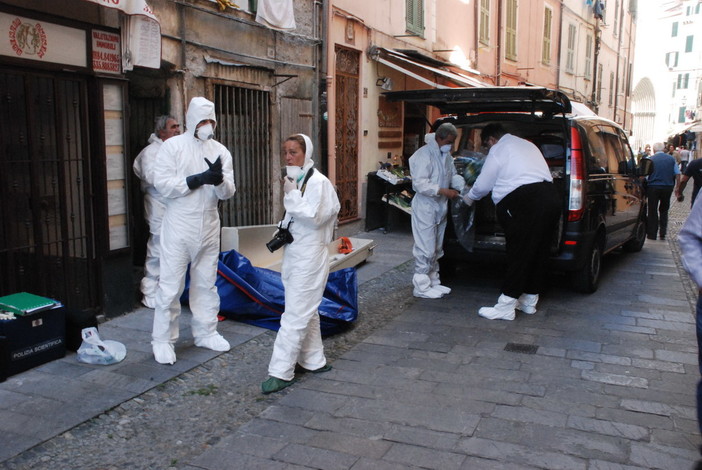 Sanremo: donna di 53 anni trovata morta in avanzato stato di decomposizione, indagini della Polizia Sanremo: donna di 53 anni trovata morta in avanzato stato di decomposizione, indagini della Polizia