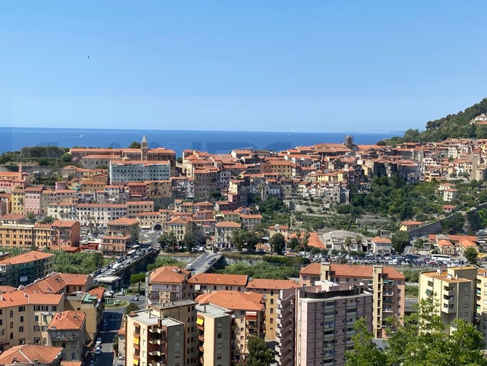 Ventimiglia, il PD chiede di riservare il parcheggio Eiffel agli utenti della Casa di Comunità: "La priorità è l'accesso ai servizi ASL" Ventimiglia, il PD chiede di riservare il parcheggio Eiffel agli utenti della Casa di Comunità: "La priorità è l'accesso ai servizi ASL"