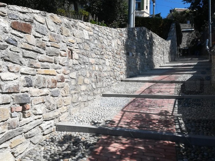 Sanremo: terminati i lavori della scalinata di via Pisacane vicino alla stazione, ora è più bella e sicura (Foto) Sanremo: terminati i lavori della scalinata di via Pisacane vicino alla stazione, ora è più bella e sicura (Foto)