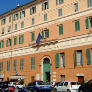 Imperia: riscaldamenti spenti al Liceo, interviene un'alunna "La temperatura era insostenibile. Ecco perché siamo usciti!"