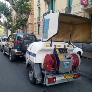 Marciapiedi e strade: incrementa a Ventimiglia il passaggio delle autobotti e delle idropulitrici Marciapiedi e strade: incrementa a Ventimiglia il passaggio delle autobotti e delle idropulitrici