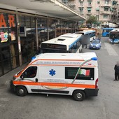 Aggressione sul bus tra Taggia e Sanremo: 17enne picchiata da una donna, caos e panico tra i passeggeri