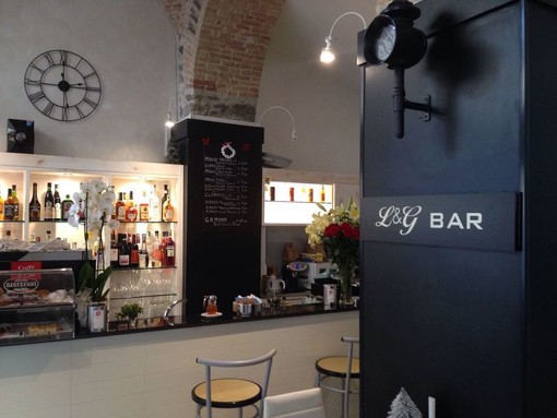 Sanremo: l'L&G bar di Piazza Borea d'Olmo fa le ore piccole sotto il Festival Sanremo: l'L&G bar di Piazza Borea d'Olmo fa le ore piccole sotto il Festival
