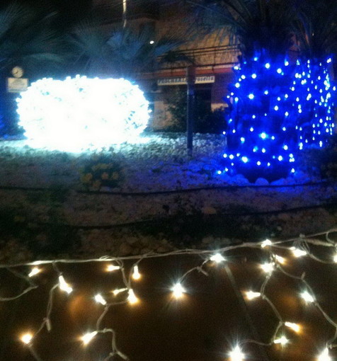 San Bartolomeo al Mare: dopo l'inaugurazione delle luminarie, il Sindaco ha fatto il punto sulle manifestazioni del 2016 e una previsione per il 2017