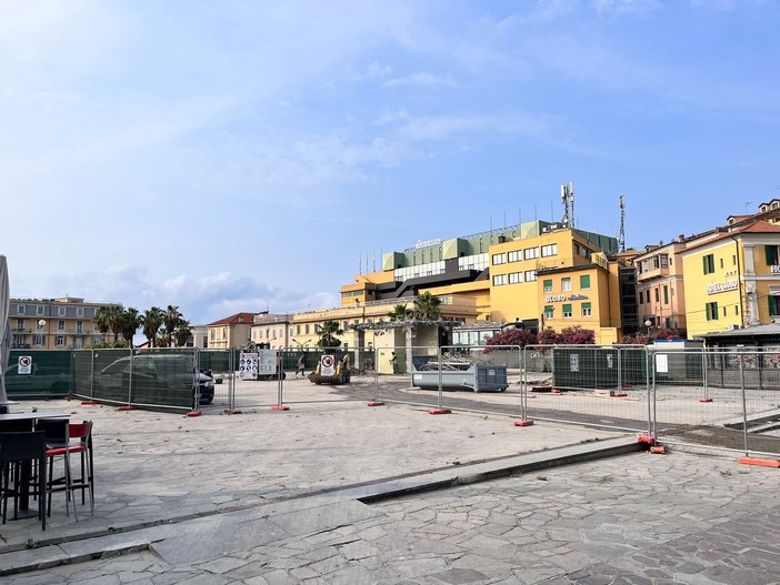 La situazione odierna dei lavori per l'abbattimento della struttura sopra al solettone