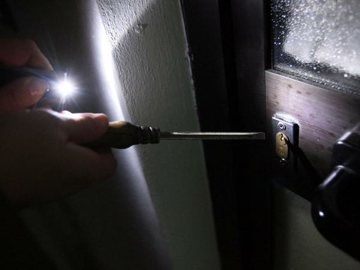 Furti nelle abitazioni, ladri in azione a Vallecrosia e nella vallata di Bordighera Furti nelle abitazioni, ladri in azione a Vallecrosia e nella vallata di Bordighera