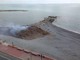Ventimiglia: cataste di legna prendono fuoco sulla spiaggia, un lettore &quot;E' veramente vergognoso!&quot;