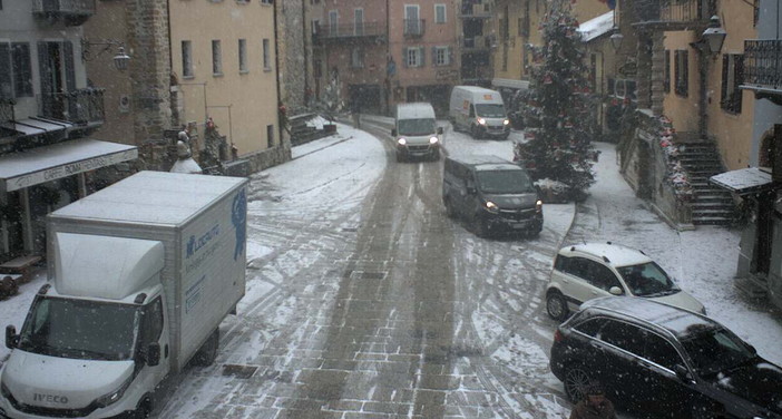 Il centro di Limone Piemonte sotto la neve
