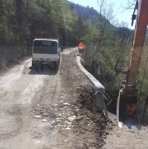Anche durante il weekend pasquale la Provincia al lavoro: tra poco riapre la Sp 65 verso Melosa (Foto)