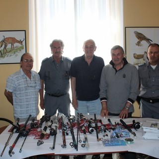 Ventimiglia: la Provincia dona alla Spes Auser 20 canne da pesca sequestrate
