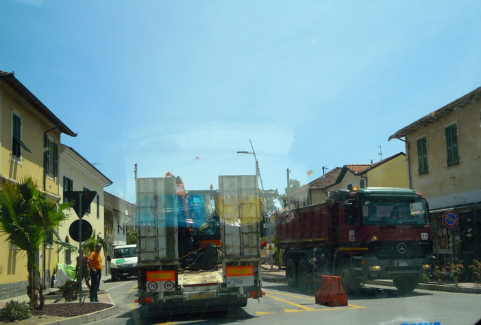 San Bartolomeo al Mare: proteste della minoranza consiliare per i lavori di asfaltatura