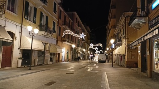 Ventimiglia, la minoranza: "Le luminarie natalizie mancano in gran parte della città" Ventimiglia, la minoranza: "Le luminarie natalizie mancano in gran parte della città"