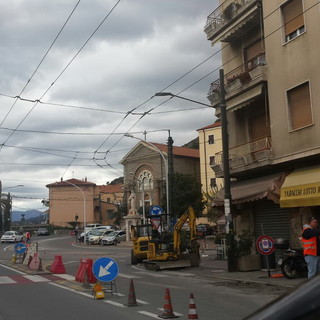 Ventimiglia: lavori alla rotonda nella zona di Nervia sospesi e rimandati a domenica prossima (Foto) Ventimiglia: lavori alla rotonda nella zona di Nervia sospesi e rimandati a domenica prossima (Foto)