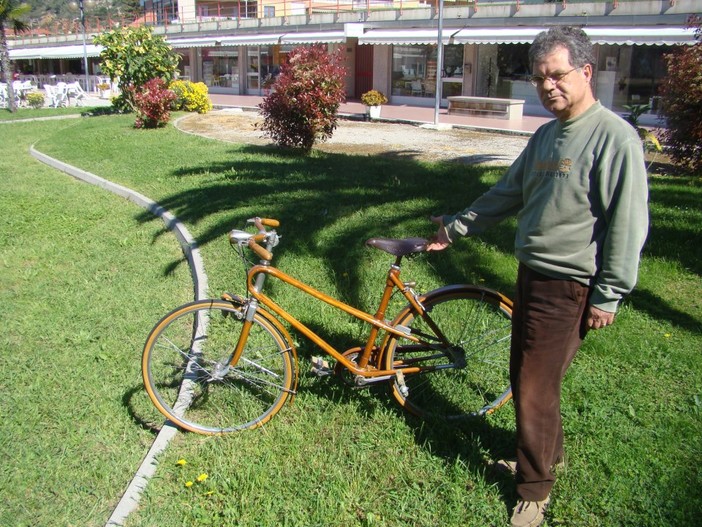 Scovata a Ventimiglia una Littorina Vianzone del ‘39: bicicletta tutta in legno, esemplare unico al mondo