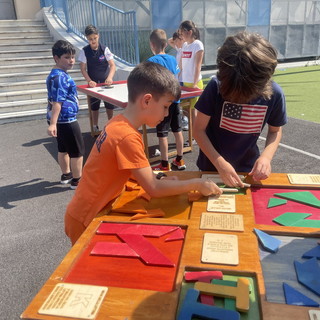 Tutti in cortile a giocare: l’Istituto Comprensivo di Bordighera e l’esperienza con il Ludobus (Foto)