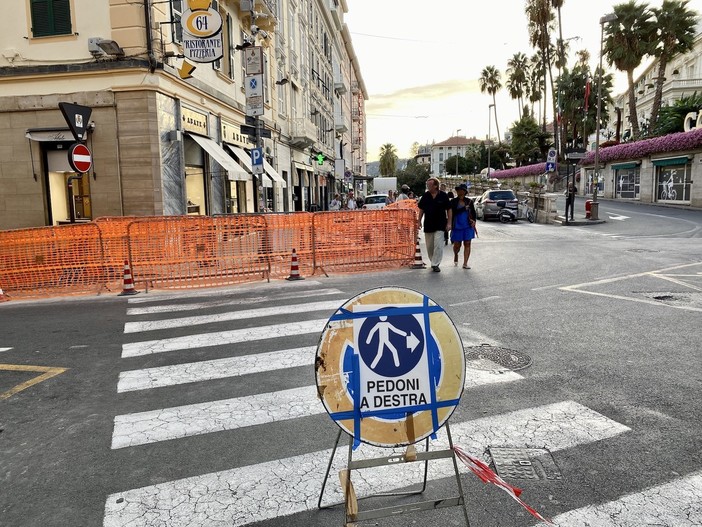 Il cantiere tra via Verdi e corso Imperatrice, sotto al Casinò