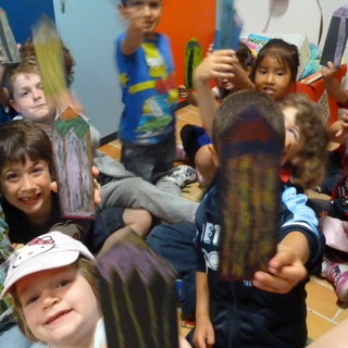 Apricale: sabato scorso nuovi lavoratori per i bambini con "Storie di desideri, matite e biciclette"