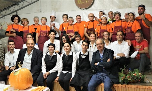 Rocchetta di Cengio (SV): tutto esaurito per l’omaggio a Leonardo in occasione della 16ª edizione di “ZuccaInPiazza”