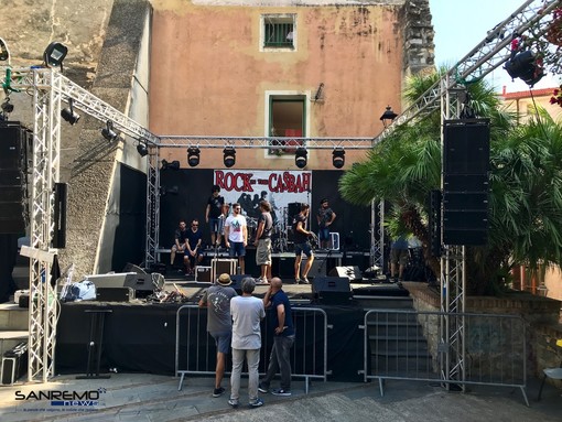 Il soundcheck in piazza San Costanzo
