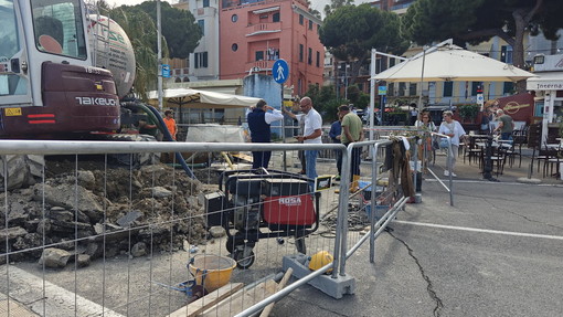 Sanremo: torna balneabile il mare su tutto il litorale, questa mattina sarà revocato il divieto dopo il guasto al porto