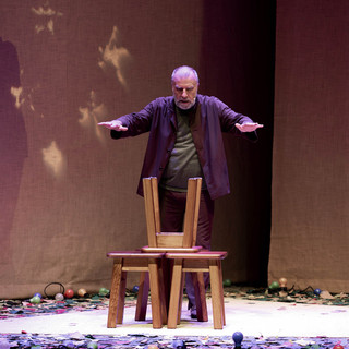 Omaggio a Dario Fo e a San Francesco, Ugo Dighero chiude “Fughe di Teatro... e di Umorismo a Bordighera” (Foto)