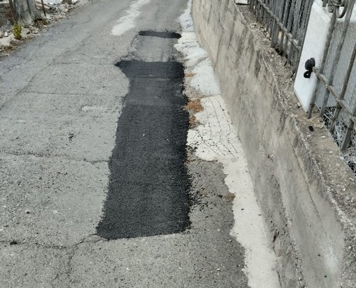 Vallecrosia, lavori di manutenzione stradale in località Gurabba: i ringraziamenti degli abitanti Vallecrosia, lavori di manutenzione stradale in località Gurabba: i ringraziamenti degli abitanti