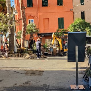 Sanremo: lavori a ridosso del weekend nella piazza della movida, commercianti sul piede di guerra Sanremo: lavori a ridosso del weekend nella piazza della movida, commercianti sul piede di guerra