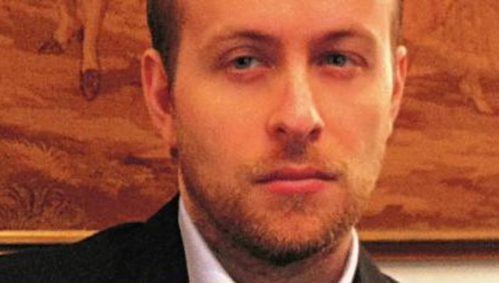 Domenica alle 21 Luca Ammirati, vincitore del 'Premio Letterario Nanà: Nuovi scrittori per l’Europa', presenta 'I discendenti di Dante'