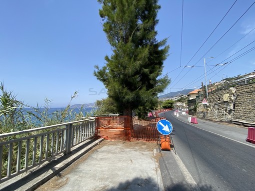 Sanremo: i lavori devono ancora partire, semaforo sempre attivo alla 'Vesca', proteste di una lettrice