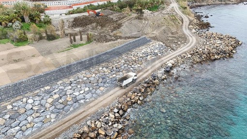 Scogliera della Vesca, il monitoraggio ambientale rassicura: nessun impatto significativo sul mare dopo i lavori Scogliera della Vesca, il monitoraggio ambientale rassicura: nessun impatto significativo sul mare dopo i lavori