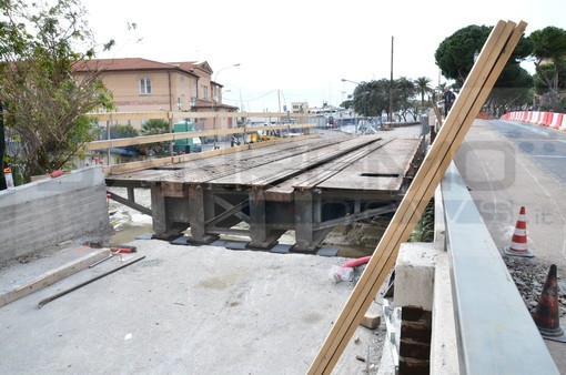 Sanremo: non potrà riaprire prima di luglio via Nino Bixio, lavori difficoltosi per la 'giungla dei sottoservizi'