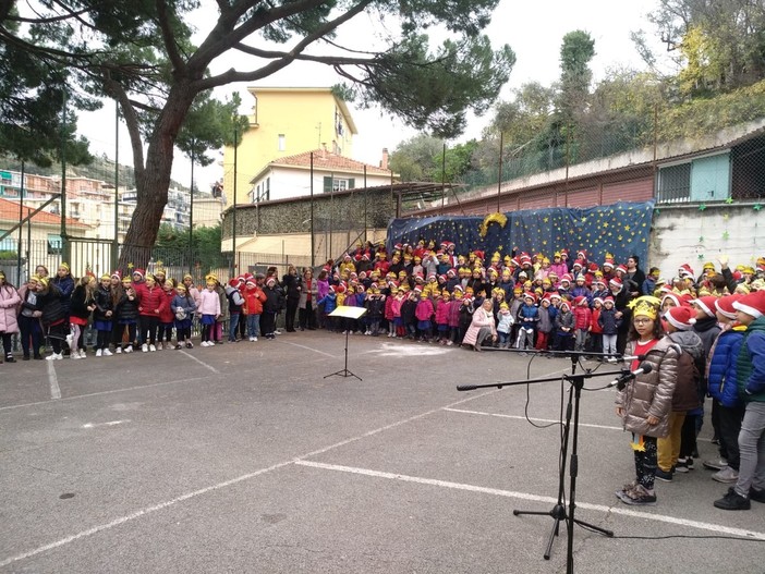 Sanremo: è andato in scena il tradizionale spettacolo natalizio della scuola Rodari Sanremo: è andato in scena il tradizionale spettacolo natalizio della scuola Rodari