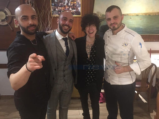 Festival: il fischio di LP torna a Sanremo, la rocker internazionale si è fermata a cena Da Nicò in piazza Bresca Festival: il fischio di LP torna a Sanremo, la rocker internazionale si è fermata a cena Da Nicò in piazza Bresca