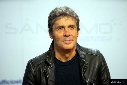 Sold Out per il concerto di domani sera con Luca Barbarossa al Roof Garden del Casinò di Sanremo Sold Out per il concerto di domani sera con Luca Barbarossa al Roof Garden del Casinò di Sanremo