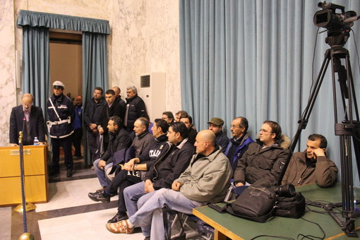 Imperia: protesta di 30 lavoratori dell'EcoImperia al consiglio comunale, una delegazione è stata ricevuta da Strescino Imperia: protesta di 30 lavoratori dell'EcoImperia al consiglio comunale, una delegazione è stata ricevuta da Strescino