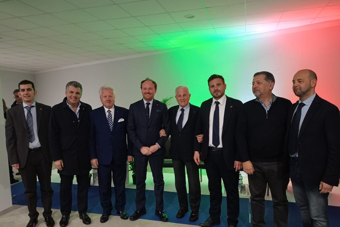 Ventimiglia, in tanti all'incontro su "Le ragioni del Sì: un referendum per il futuro" (Foto) Ventimiglia, in tanti all'incontro su "Le ragioni del Sì: un referendum per il futuro" (Foto)