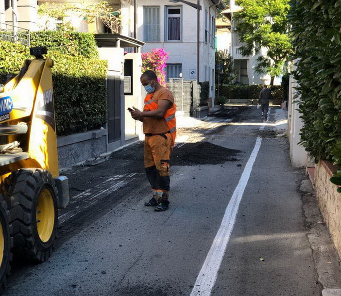 Bordighera: altri 350mila euro per gli asfalti della città, dal 2018 investito più di un milione Bordighera: altri 350mila euro per gli asfalti della città, dal 2018 investito più di un milione
